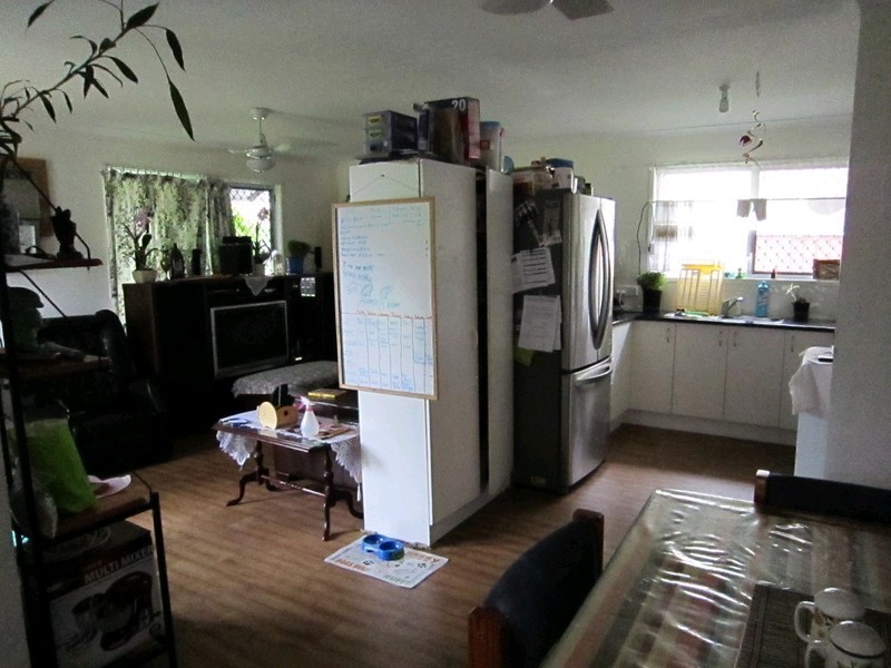 27 Phyllis Street, Eastern Heights QLD 4305