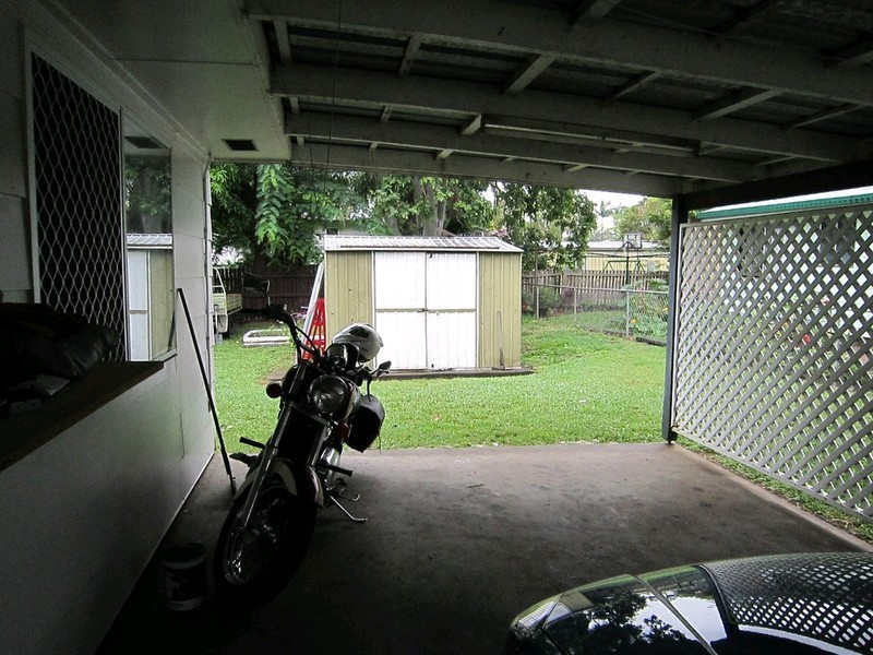 27 Phyllis Street, Eastern Heights QLD 4305