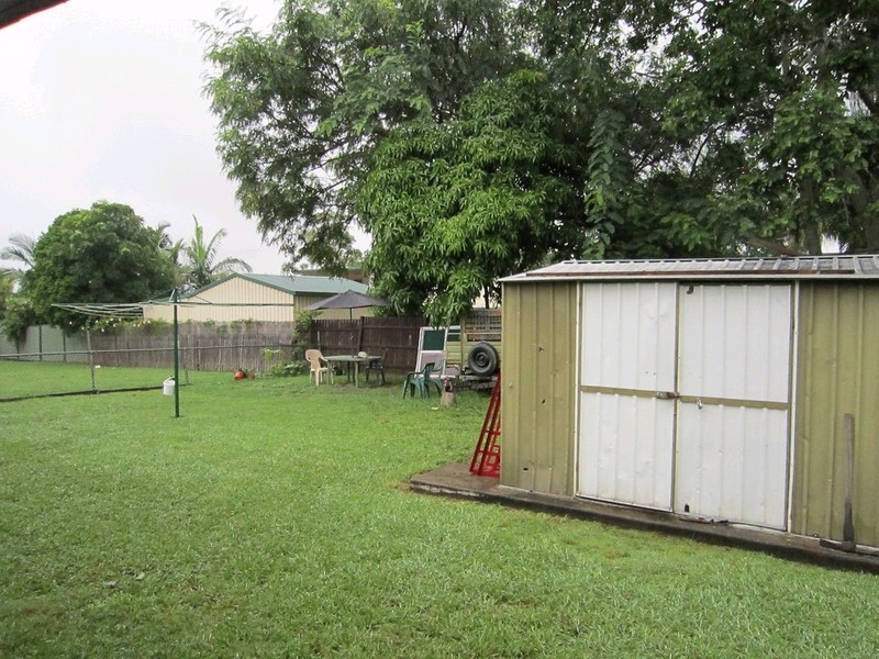 27 Phyllis Street, Eastern Heights QLD 4305