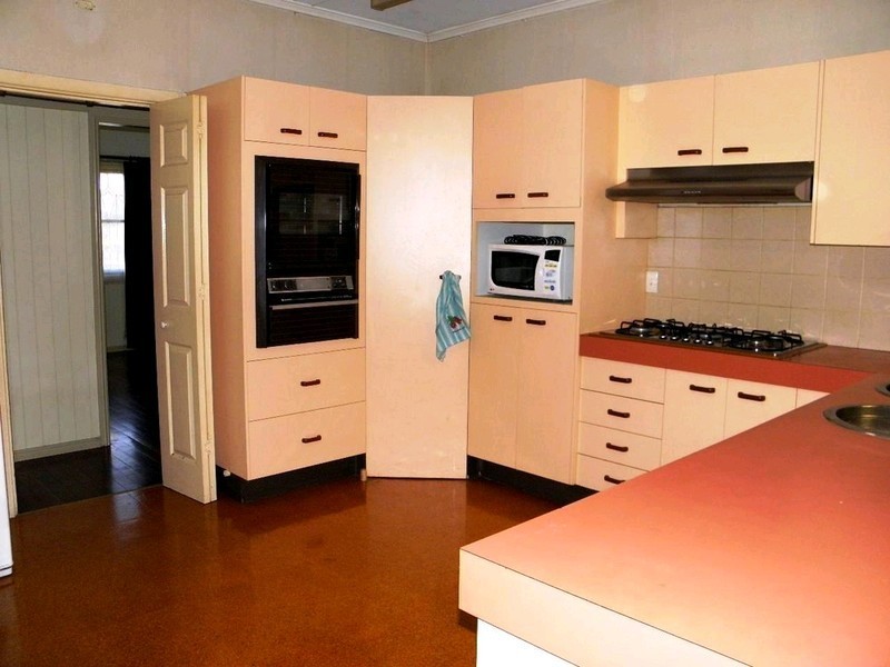 127 Jacaranda Street, North Booval QLD 4304