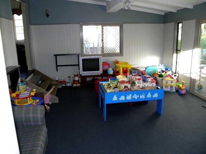 127 Jacaranda Street, North Booval QLD 4304