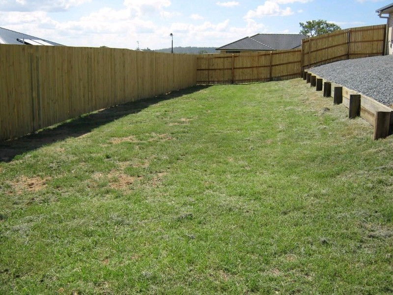 8 Truscot Court, Fernvale QLD 4306