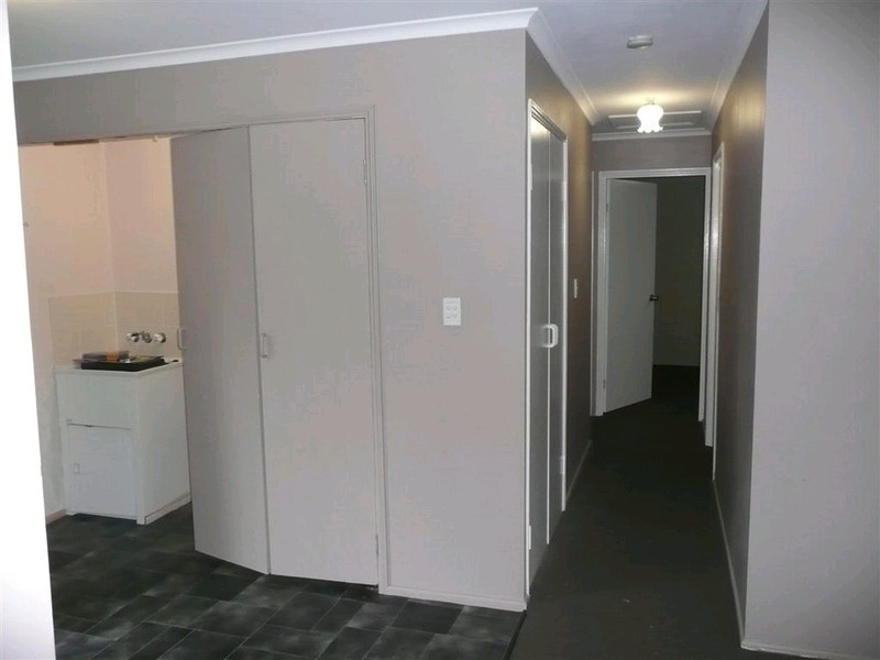 31 Joseph Street, Dinmore QLD 4303