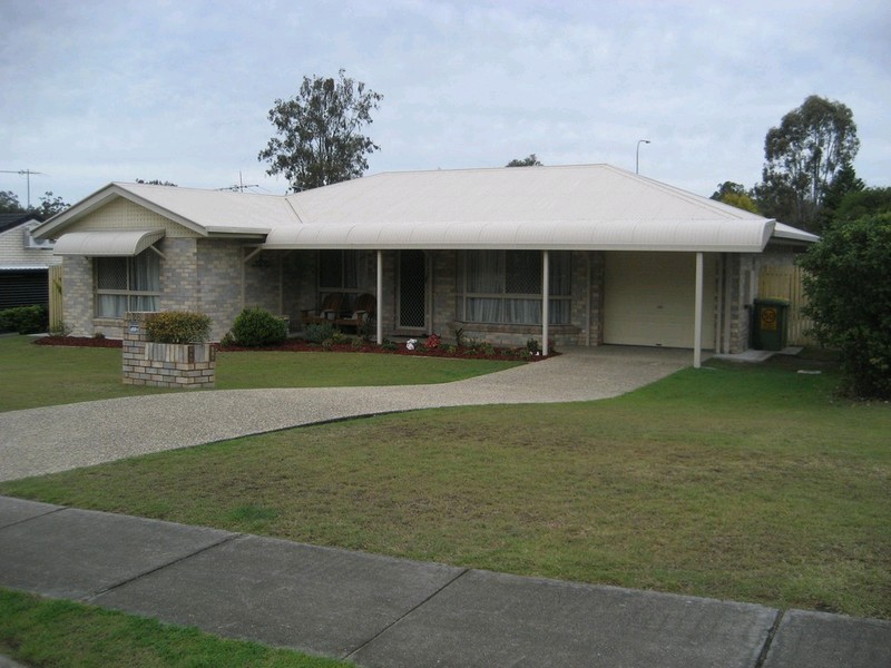 128 Equestrian Drive, Yamanto QLD 4305