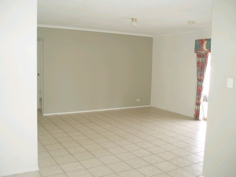 128 Equestrian Drive, Yamanto QLD 4305