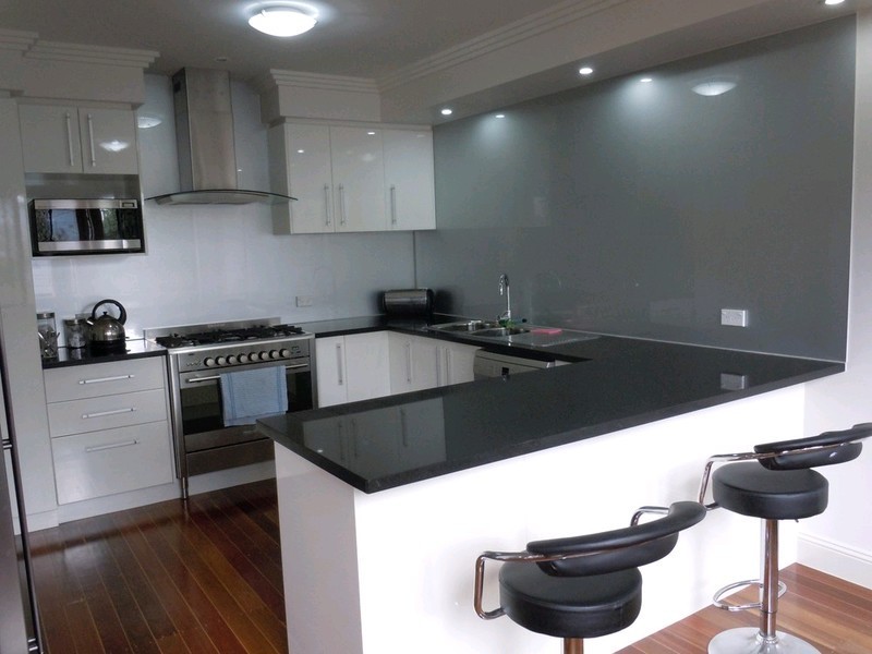 27 Queen Street, Newtown QLD 4305