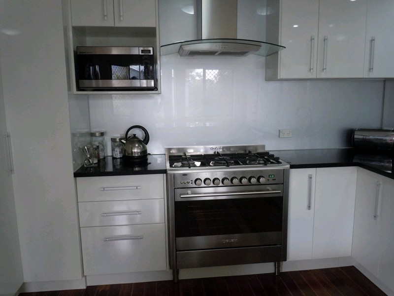 27 Queen Street, Newtown QLD 4305