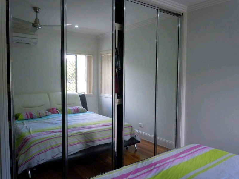 27 Queen Street, Newtown QLD 4305