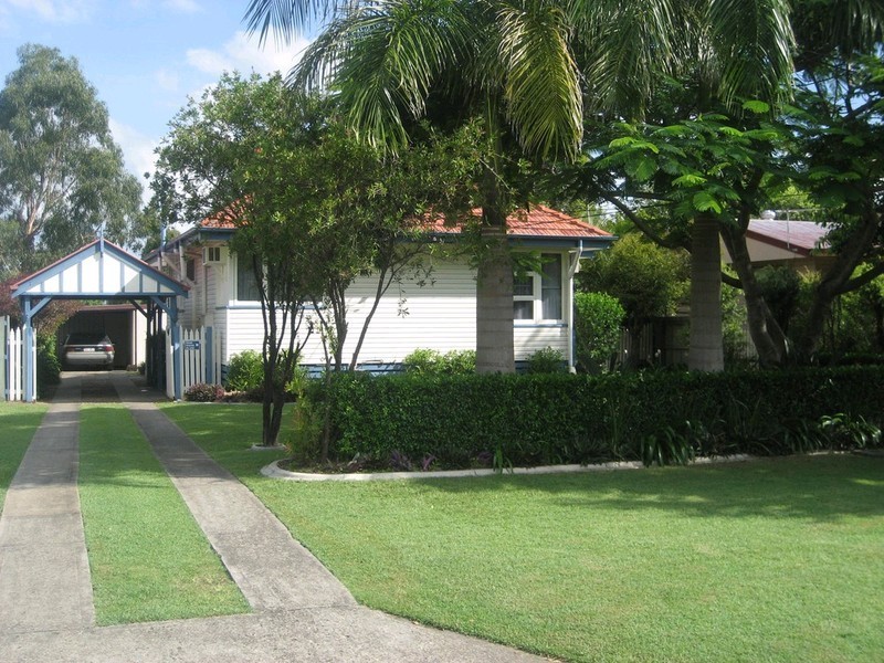 23 Crosshill Street, Leichhardt QLD 4305