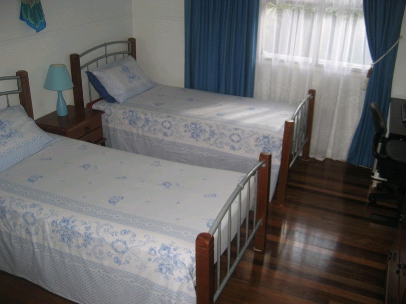 23 Crosshill Street, Leichhardt QLD 4305