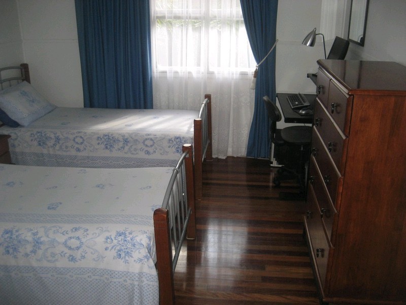 23 Crosshill Street, Leichhardt QLD 4305