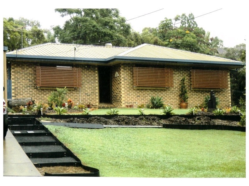 6 Pender Street, North Ipswich QLD 4305