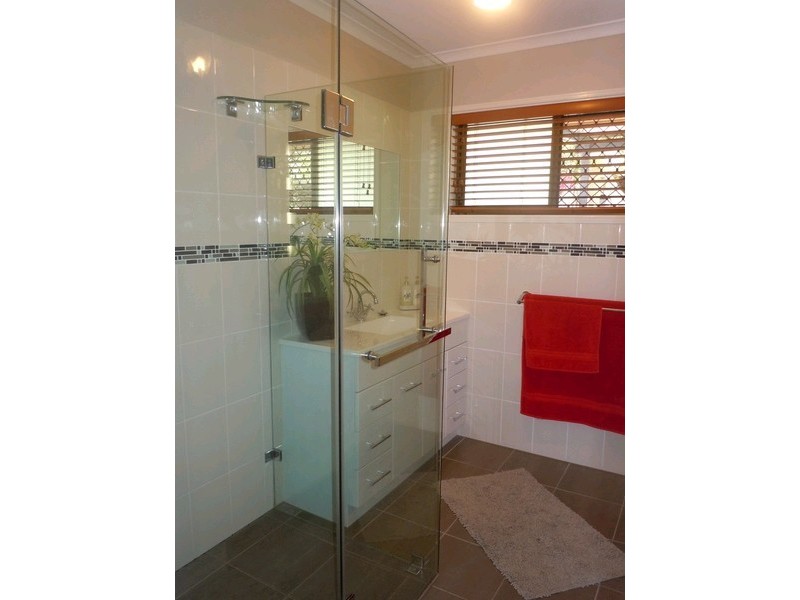 6 Pender Street, North Ipswich QLD 4305