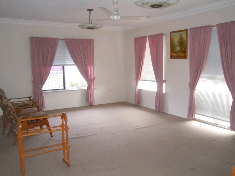 86 Cemetery Road, Eastern Heights QLD 4305