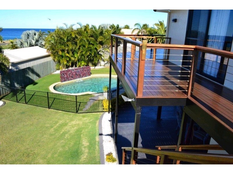 5 Admiralty Place, Coral Cove QLD 4670