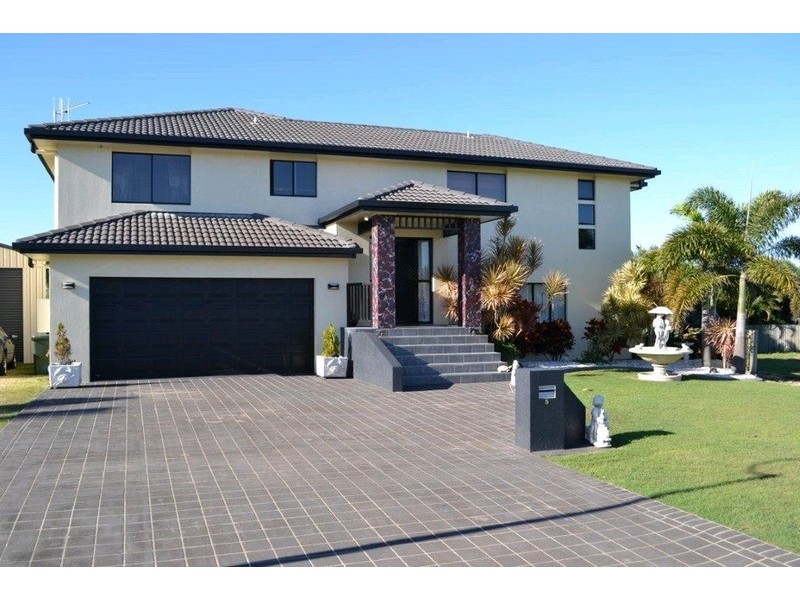 5 Admiralty Place, Coral Cove QLD 4670