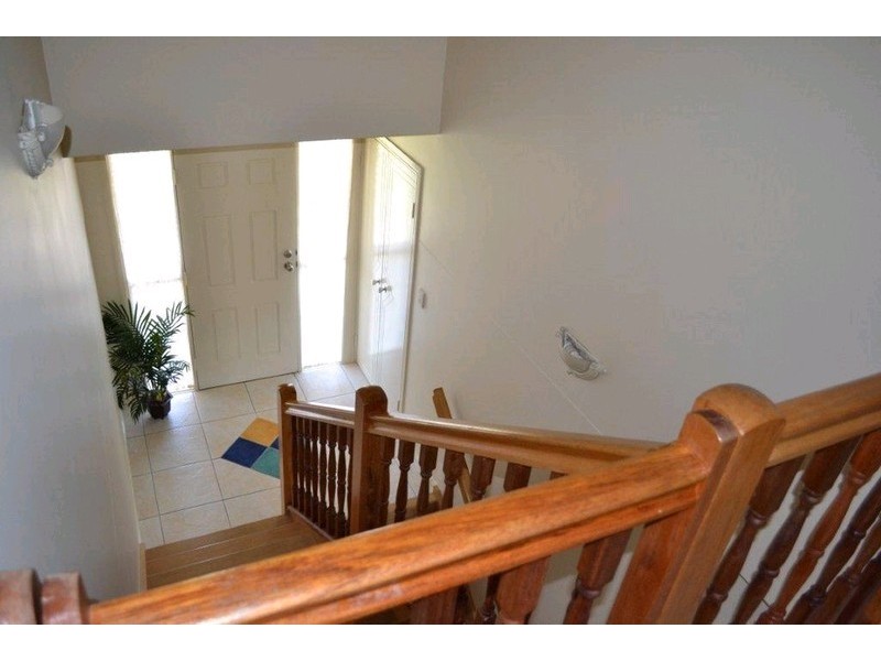 5 Admiralty Place, Coral Cove QLD 4670