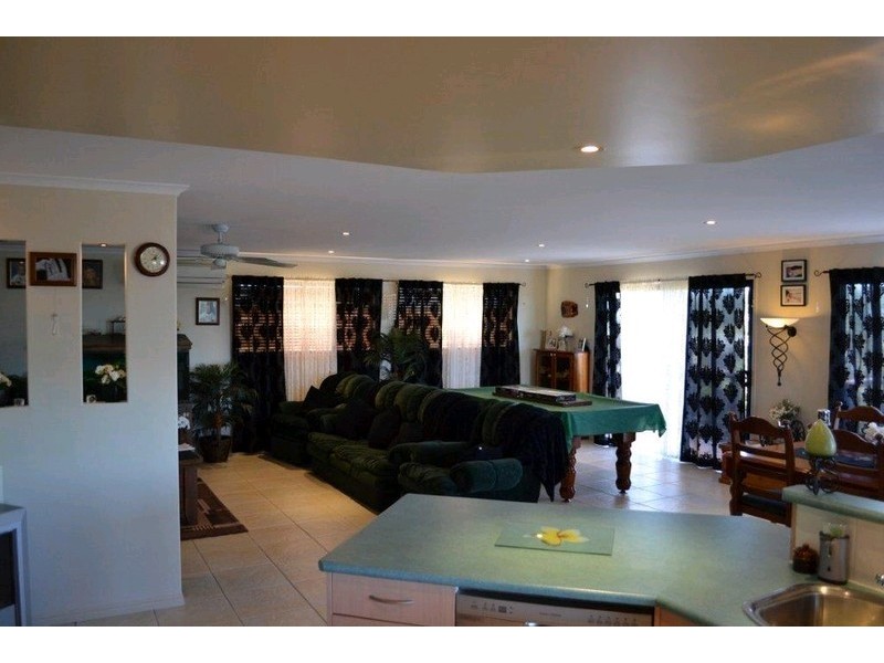 5 Admiralty Place, Coral Cove QLD 4670