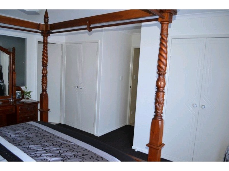 5 Admiralty Place, Coral Cove QLD 4670