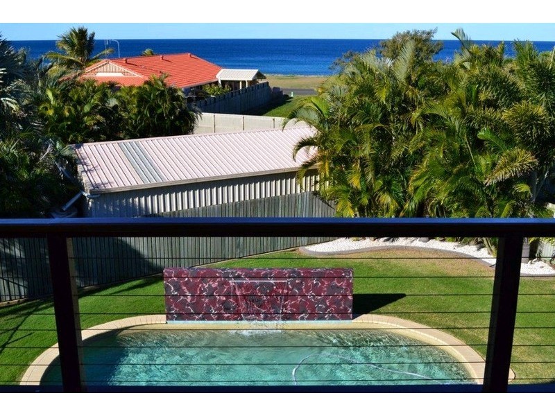 5 Admiralty Place, Coral Cove QLD 4670