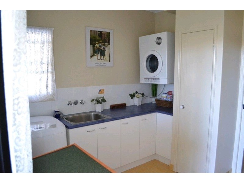 5 Admiralty Place, Coral Cove QLD 4670