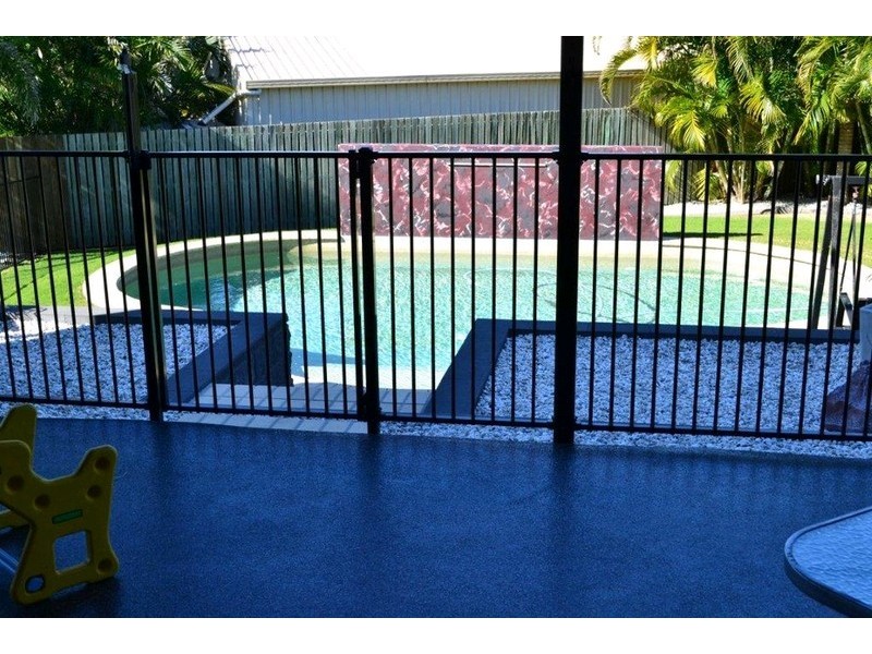 5 Admiralty Place, Coral Cove QLD 4670