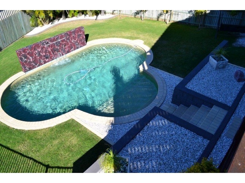 5 Admiralty Place, Coral Cove QLD 4670