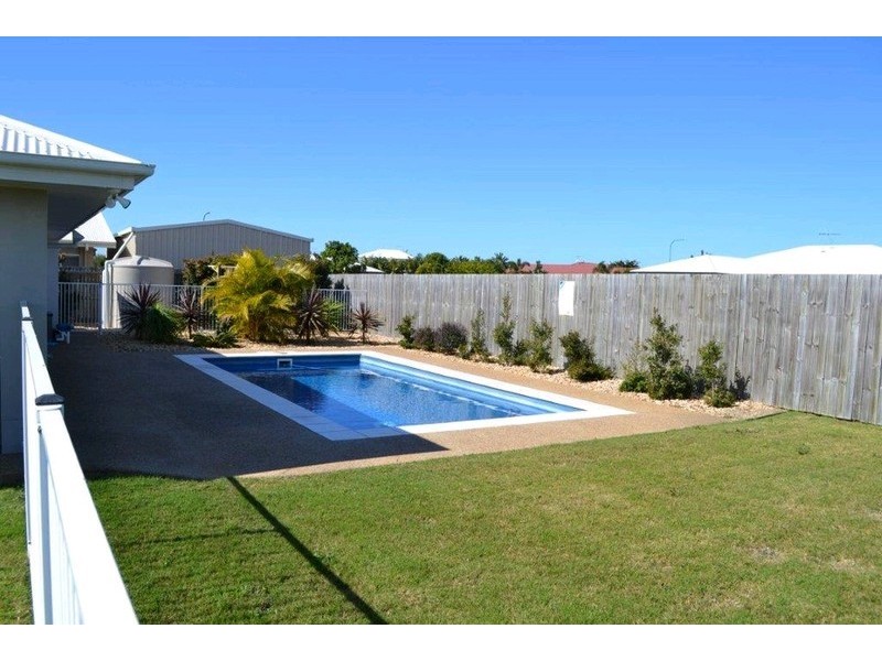 37 Bisdee Street, Coral Cove QLD 4670