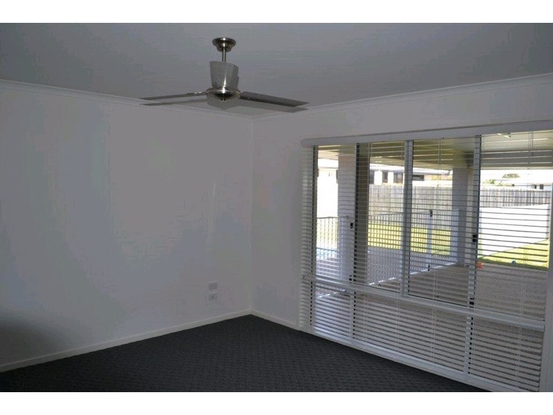 37 Bisdee Street, Coral Cove QLD 4670