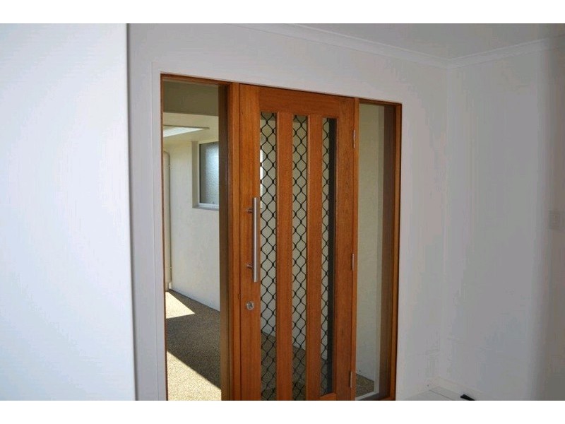 37 Bisdee Street, Coral Cove QLD 4670