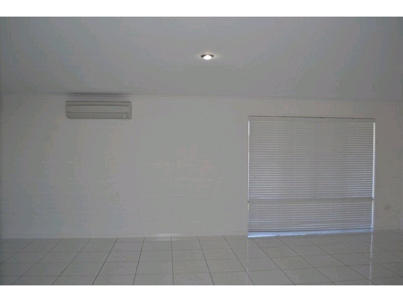 37 Bisdee Street, Coral Cove QLD 4670