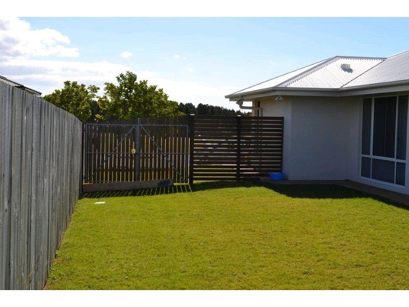 37 Bisdee Street, Coral Cove QLD 4670