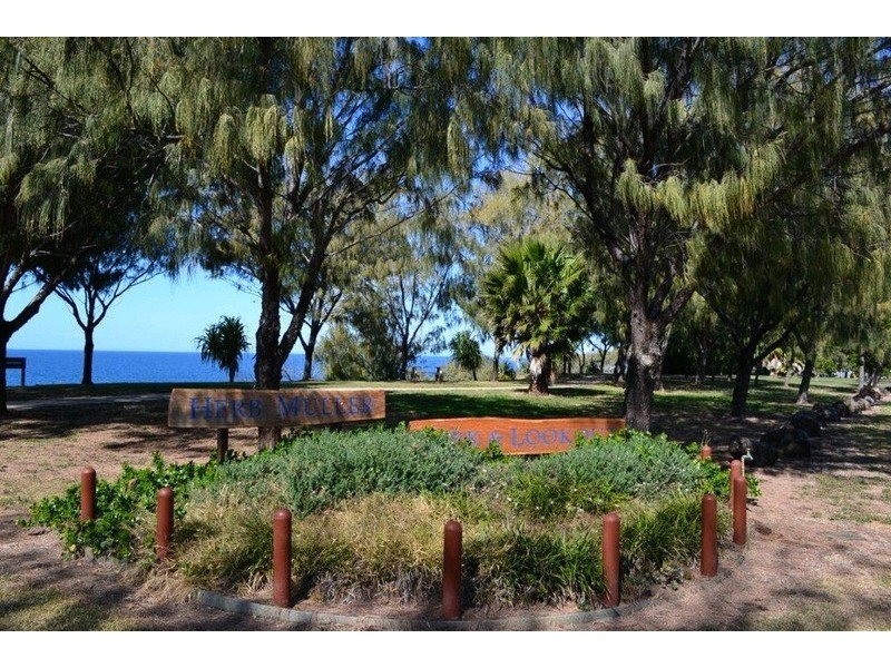 37 Bisdee Street, Coral Cove QLD 4670