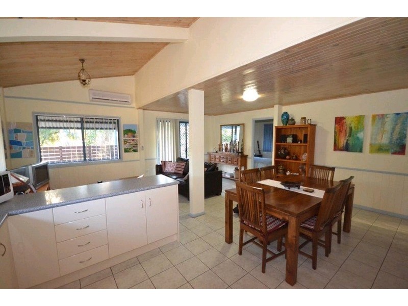 10 Ocean Court, Moore Park Beach QLD 4670