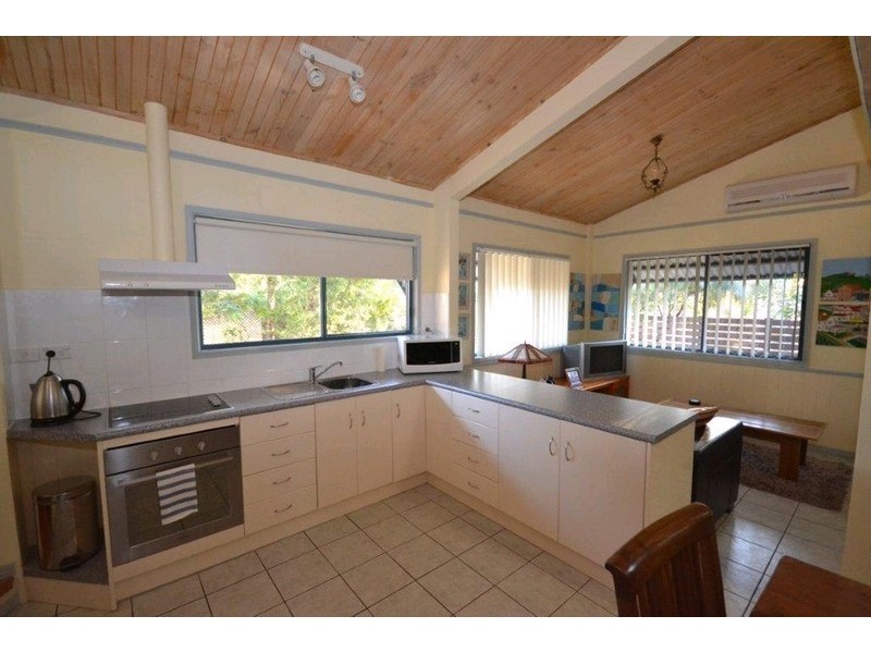 10 Ocean Court, Moore Park Beach QLD 4670