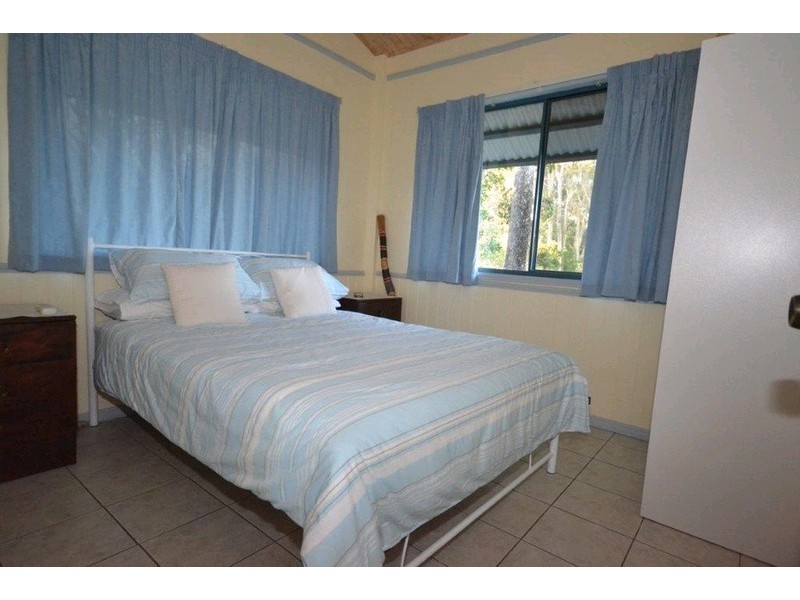 10 Ocean Court, Moore Park Beach QLD 4670