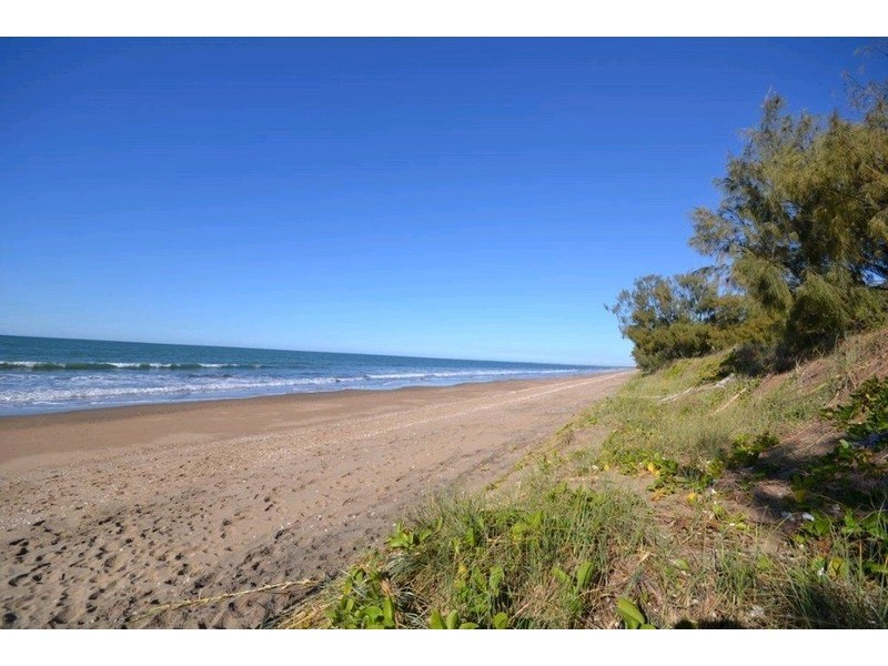 10 Ocean Court, Moore Park Beach QLD 4670