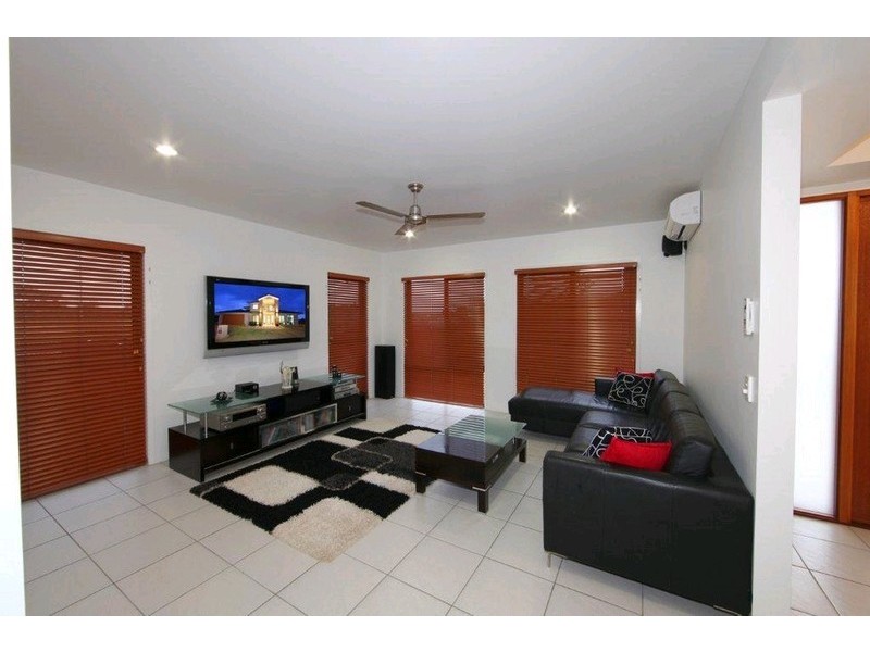 2 Andrew Close, Bargara QLD 4670