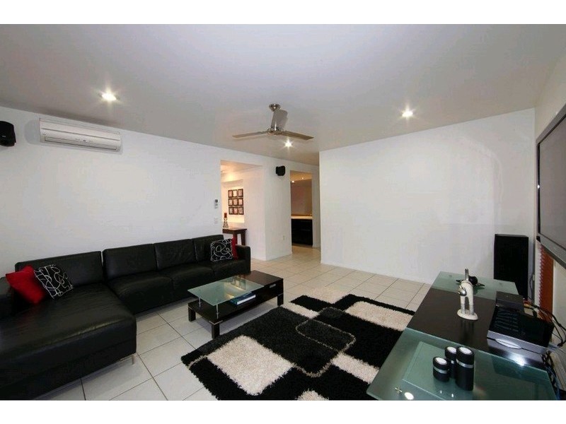 2 Andrew Close, Bargara QLD 4670