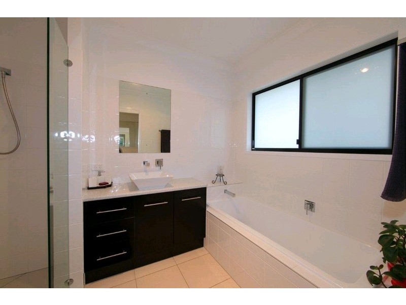 2 Andrew Close, Bargara QLD 4670