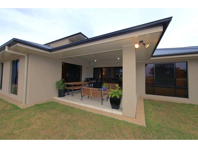 2 Andrew Close, Bargara QLD 4670