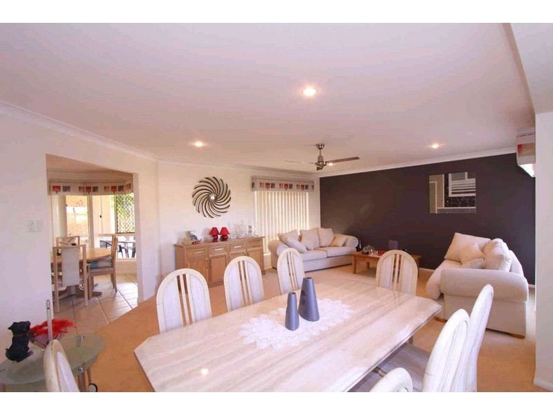 10 Homestead Boulevard, Coral Cove QLD 4670