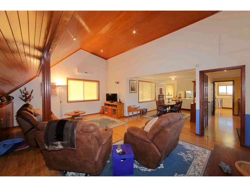 14 Linden Crescent, Qunaba QLD 4670