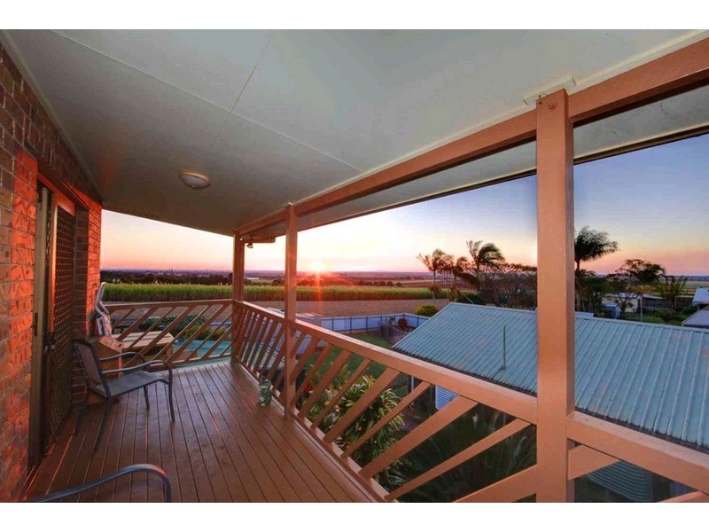 14 Linden Crescent, Qunaba QLD 4670