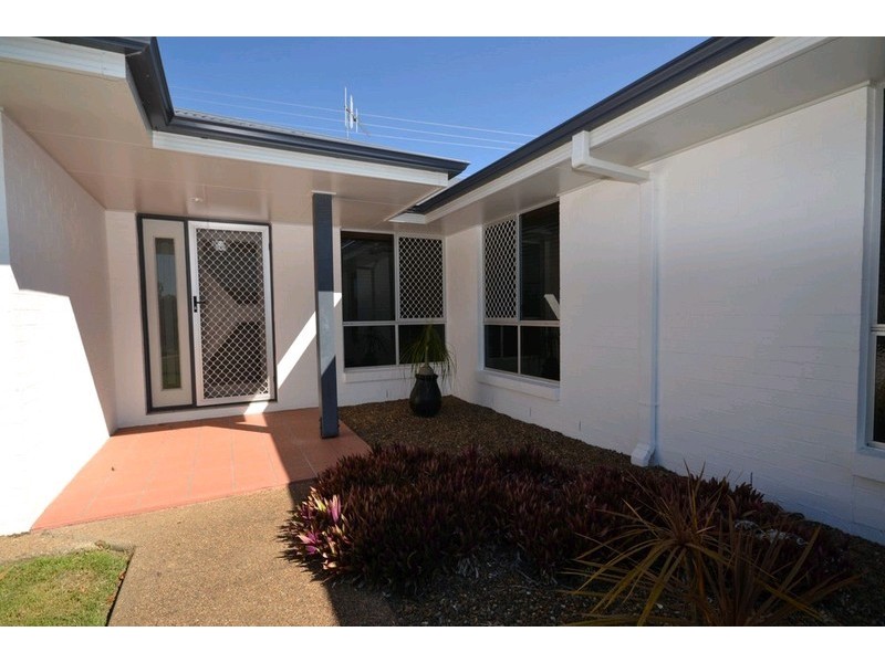 3 Warren Place, Bargara QLD 4670