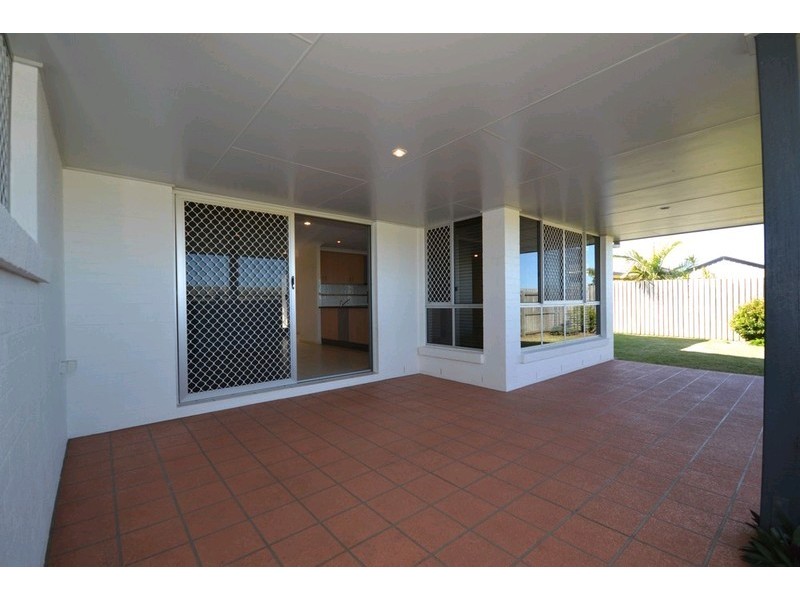 3 Warren Place, Bargara QLD 4670