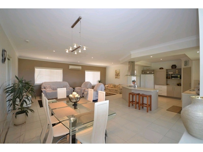 21 Gregory Terrace, Moore Park Beach QLD 4670