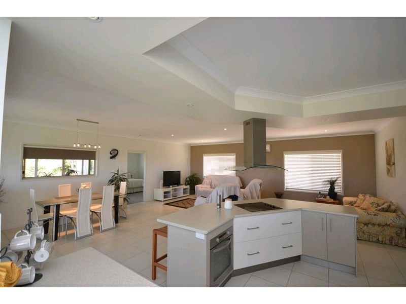 21 Gregory Terrace, Moore Park Beach QLD 4670