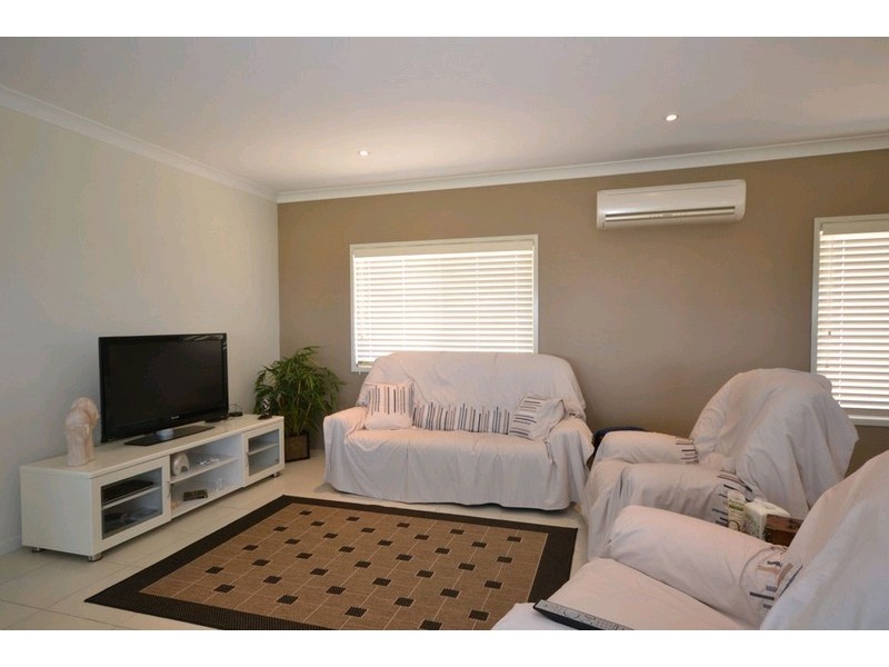 21 Gregory Terrace, Moore Park Beach QLD 4670