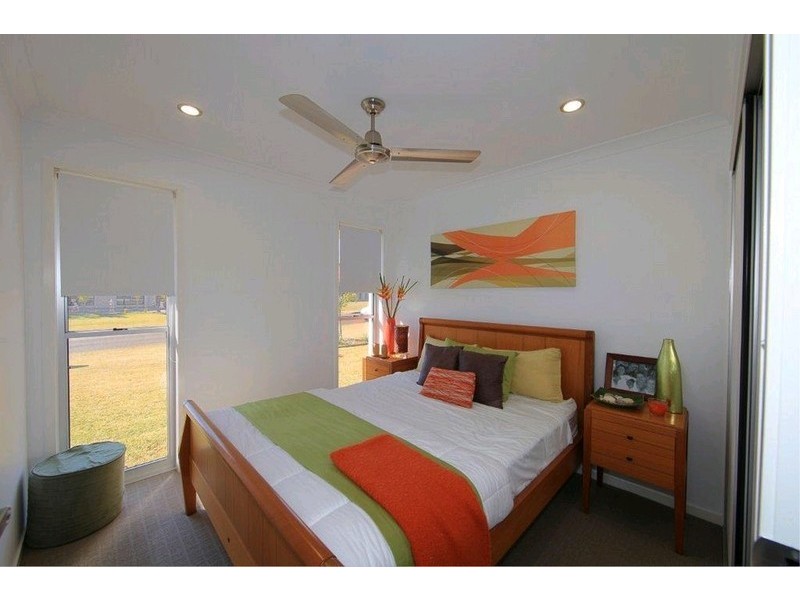 4 Leon Place, Coral Cove QLD 4670